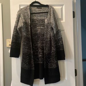 Black cardigan with two pockets